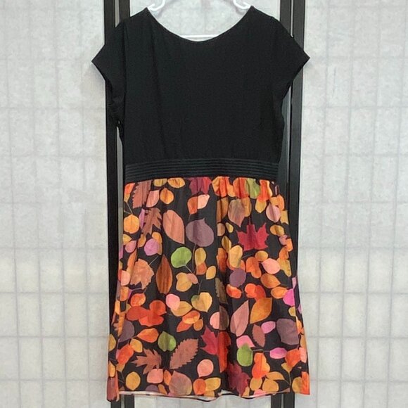 Isaac Mizrahi Leaf Print V Neck Cap Sleeve Elastic Waist Midi Dress Black Orange - Picture 2 of 13
